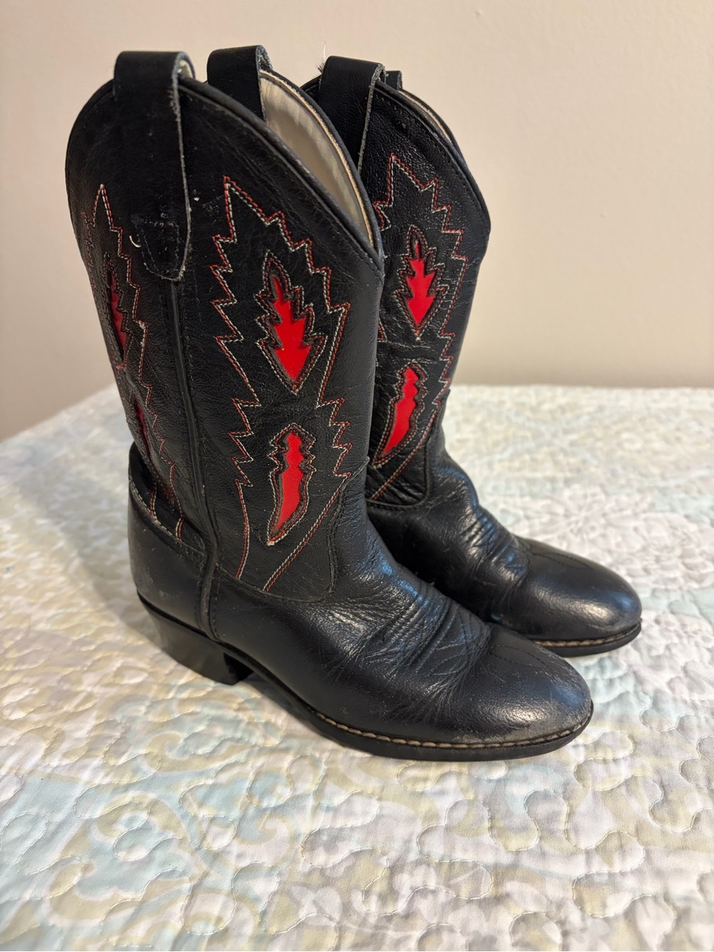 Old West Black Leather Vintage Western Cowboy Boots with Red Inlay